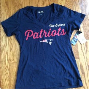 New England Patriots women’s tee v neck medium